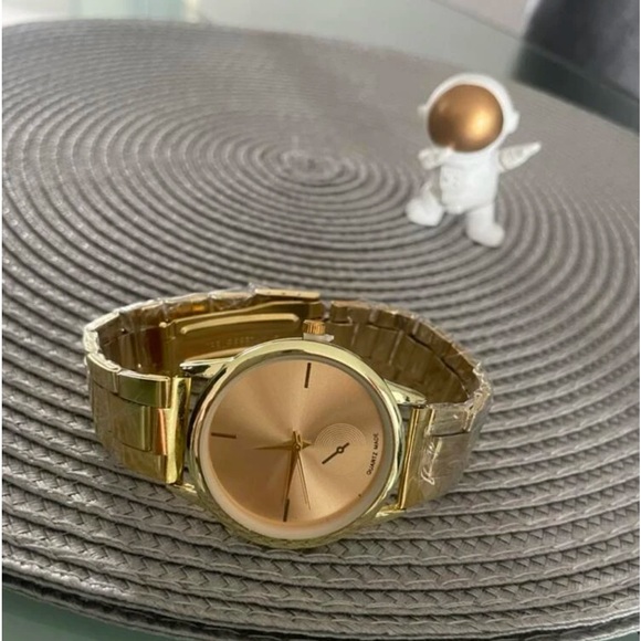 New Luxury Gold Unisex Minimalist Round Pointer Quartz Made Chain Link Watch - Picture 13 of 15
